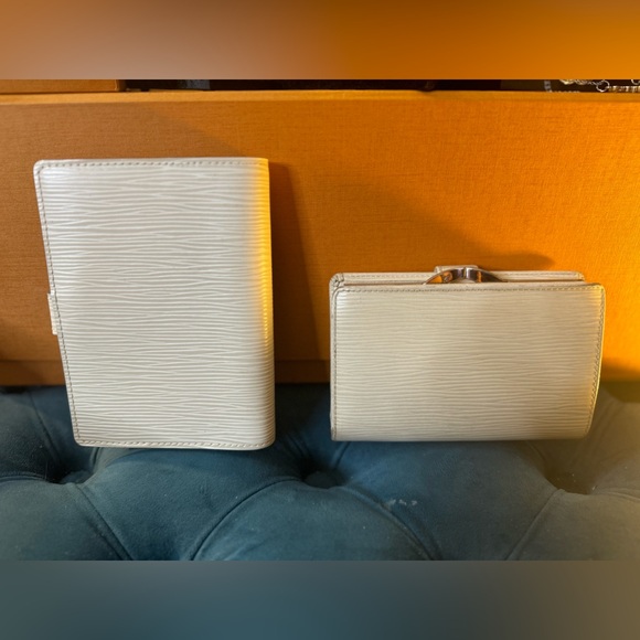 Louis Vuitton Epi kisslock/agenda BUNDLE - Picture 2 of 13